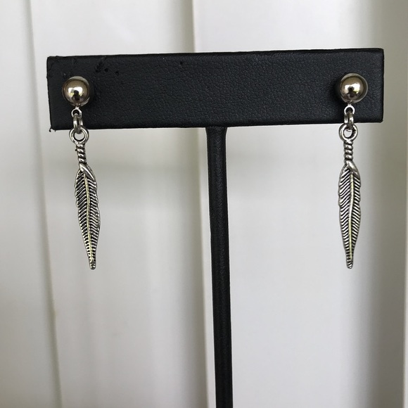 🔴Silver feather earrings . silver ball nickel free dangly boho earrings - Picture 6 of 9